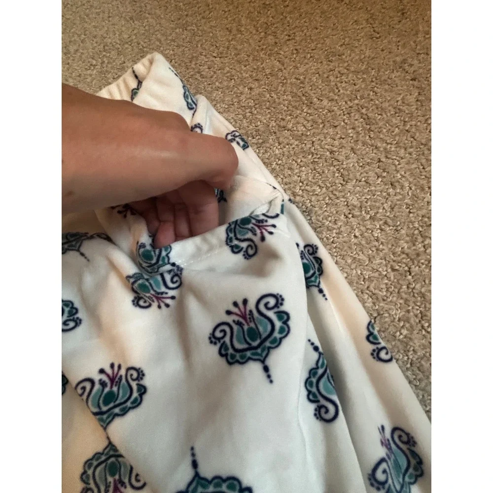 Croft & Barrow Pajama Pants XL White Medallion Print Soft Loungewear NWOT